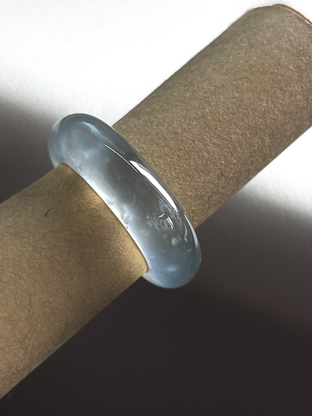 指环，冰润水透，种老细腻起荧，尺寸：17.4*6.9*4.7，a58424