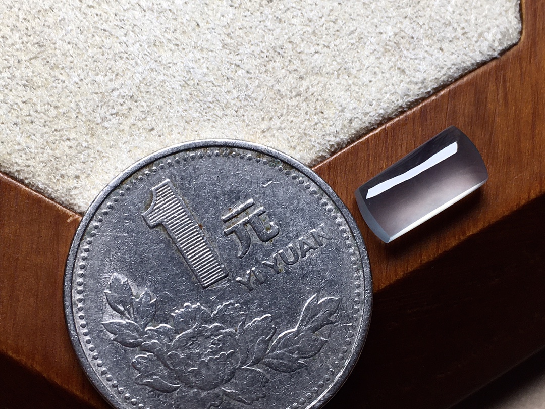️ 玻璃种马鞍 底子干净，冰透感十足，尺寸10.7*5.5*3.5