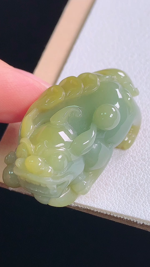 ️黄翡貔貅，无裂，尺寸31.0/16.3/14.6mm，21