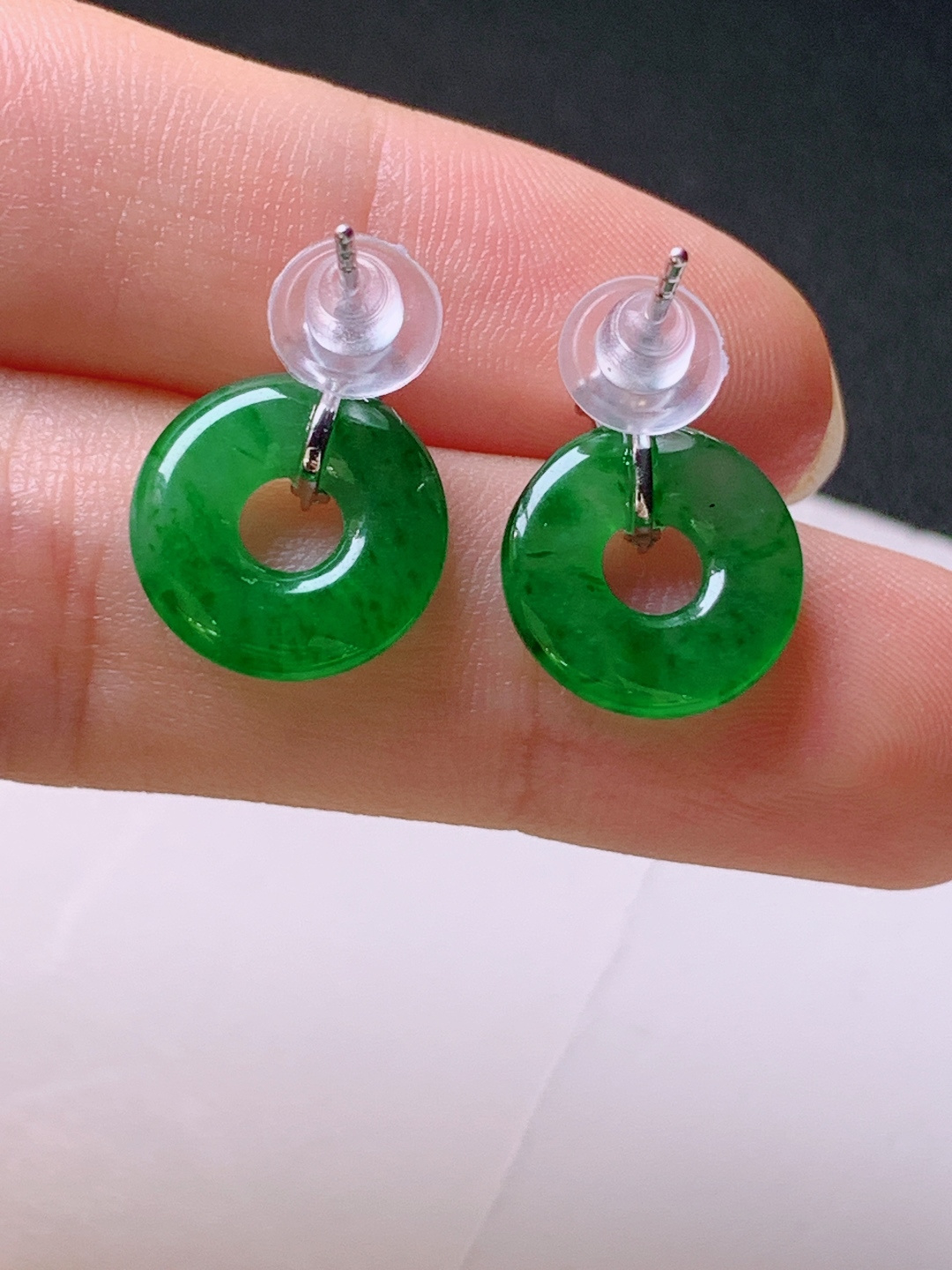 ️ 冰阳绿甜甜圈耳钉，无裂色满，裸石12.4-2.8