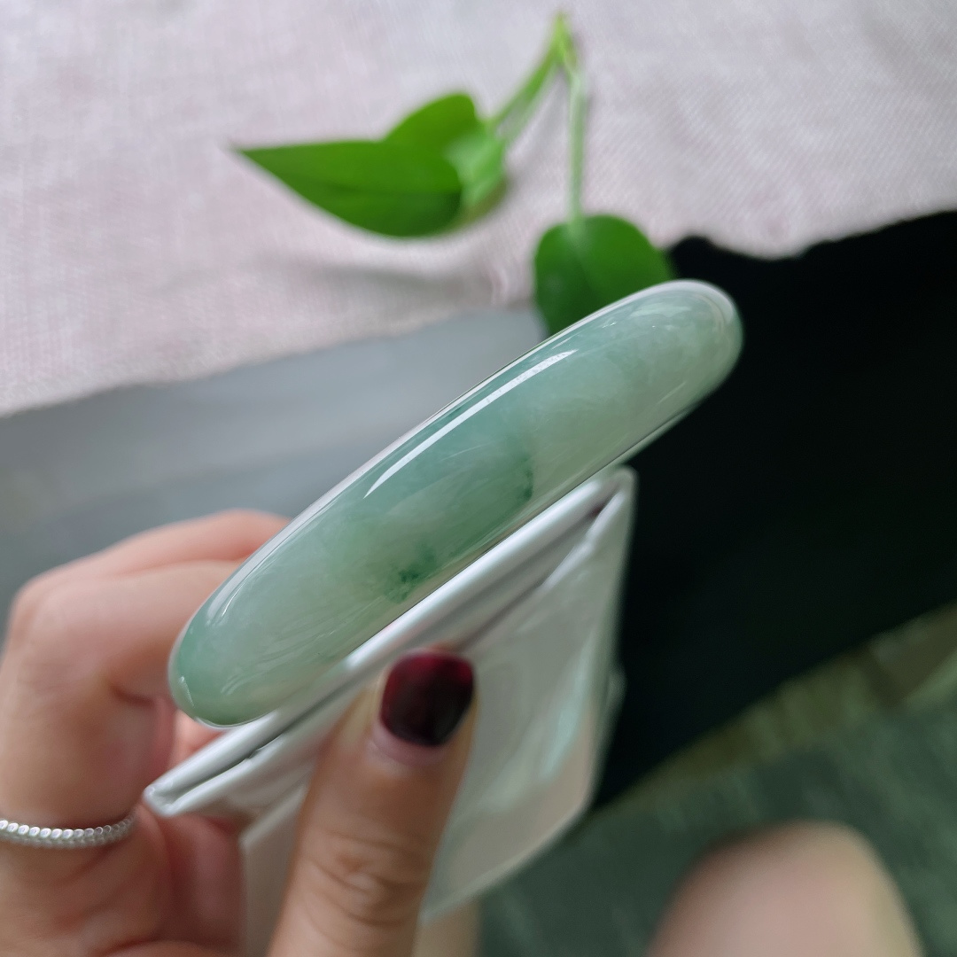 56.1/12.4/9.4飘花正圈，细润，种老，是摇晃的枝桠，是坠落的星星。无裂，ss51025a