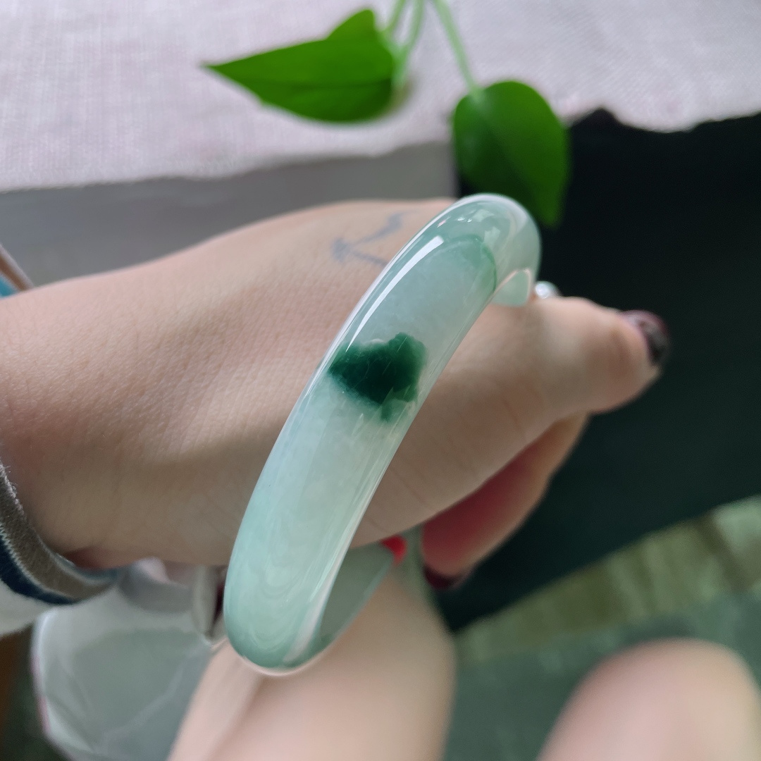 56.8/11.7/7.8飘花正圈，冰润细腻，种老，一抹飘花，如诗如画，无裂，ss50464a