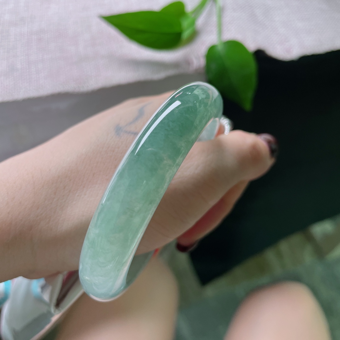 56.2/12.7/8.2，冰种正圈，湖水蓝，半山水意境感，盈盈一水间，无裂，ss50192a