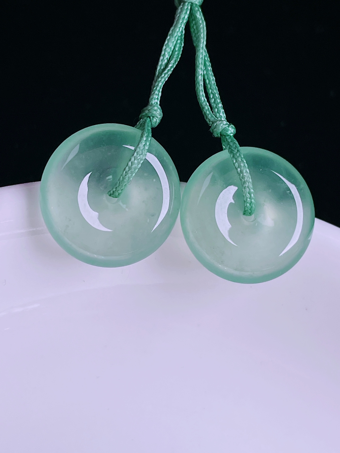 ️冰种耳坠，老种起光，细底通透，尺寸：13.7/3.7，0425