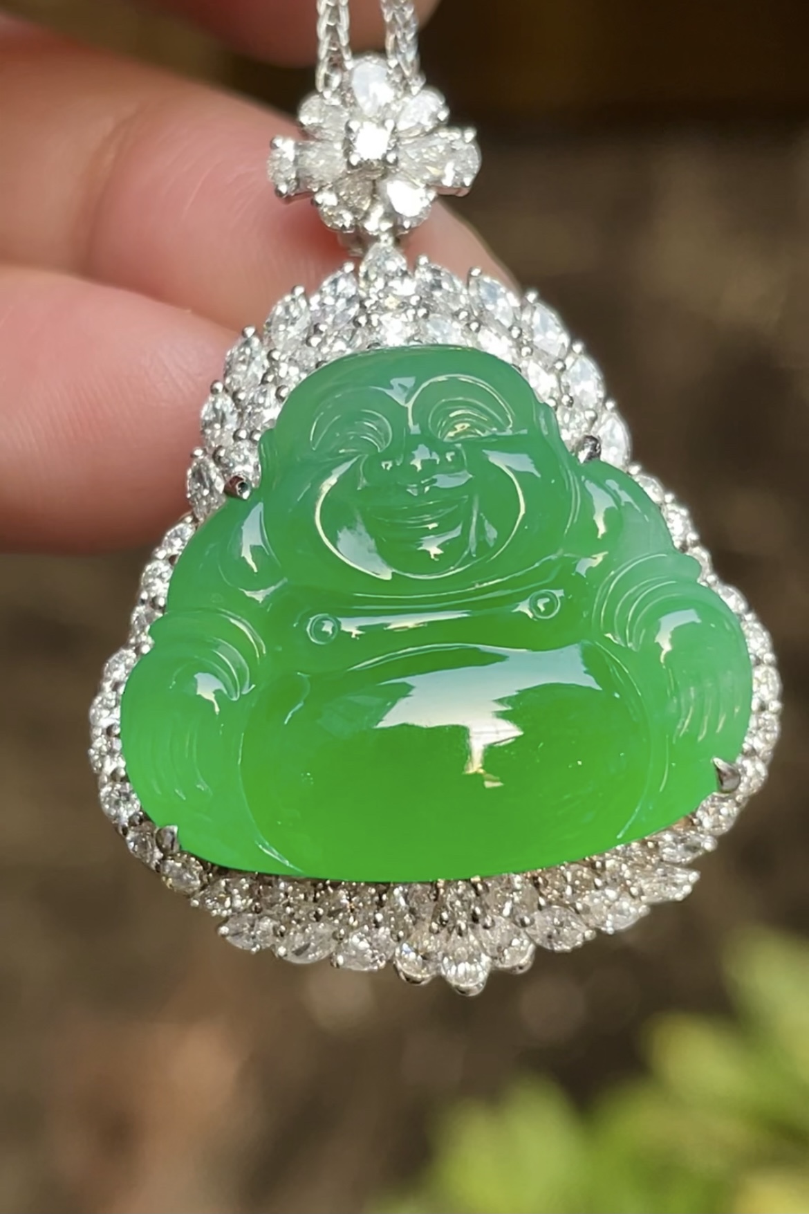 ️【冰种阳绿，佛】大件饱满， 通透水润，玉质细腻，翠色鲜艳，18k金奢华钻石镶嵌️，23.3-2