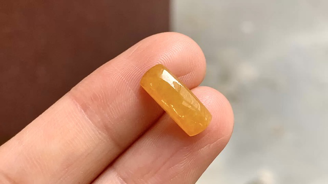 黄金马鞍，13.6*5.2*3.6，完整