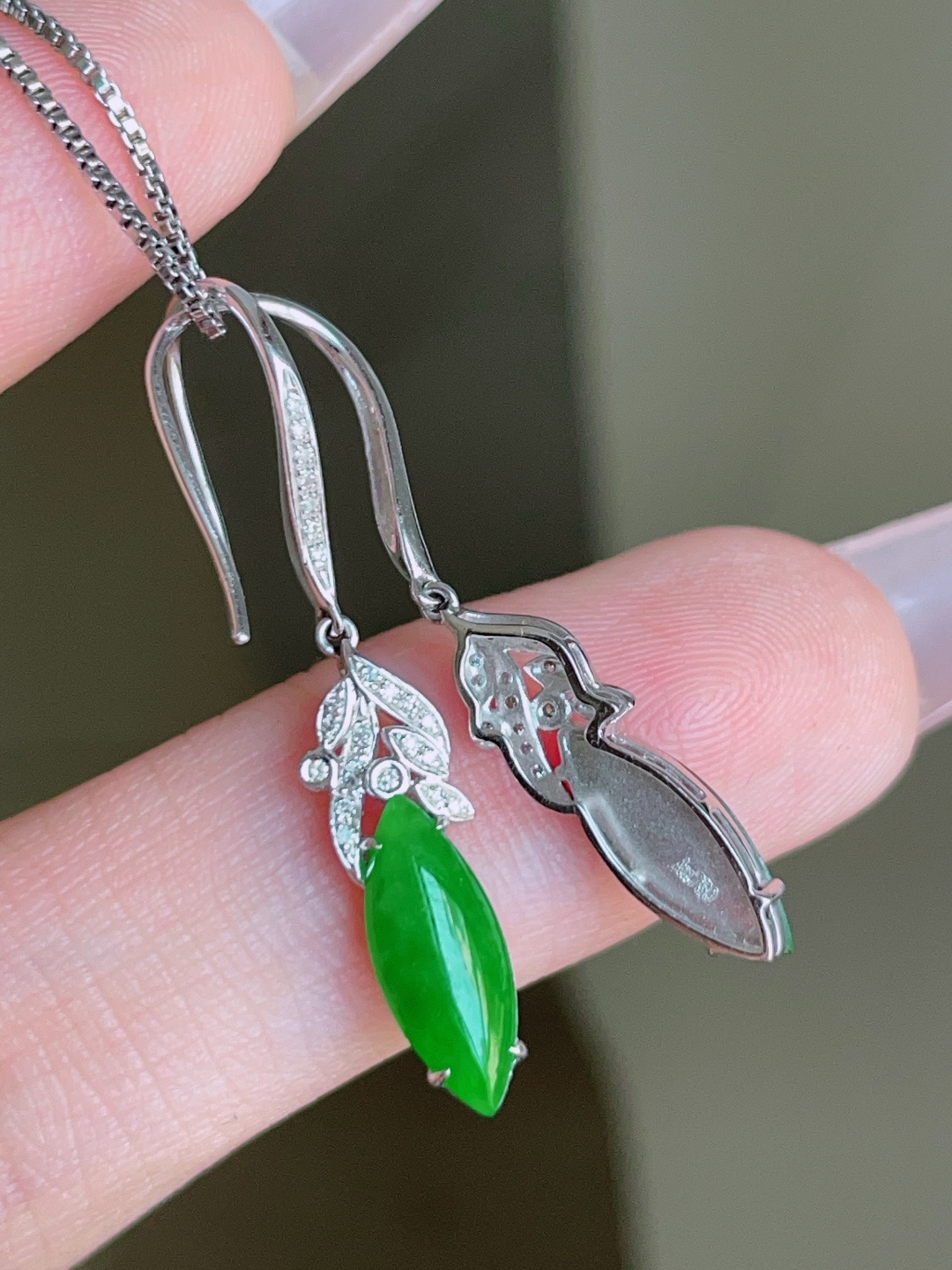 ️ 冰阳绿马眼耳坠，色泽鲜艳，种老水润，18k金镶嵌 32.5/5.4/3.8