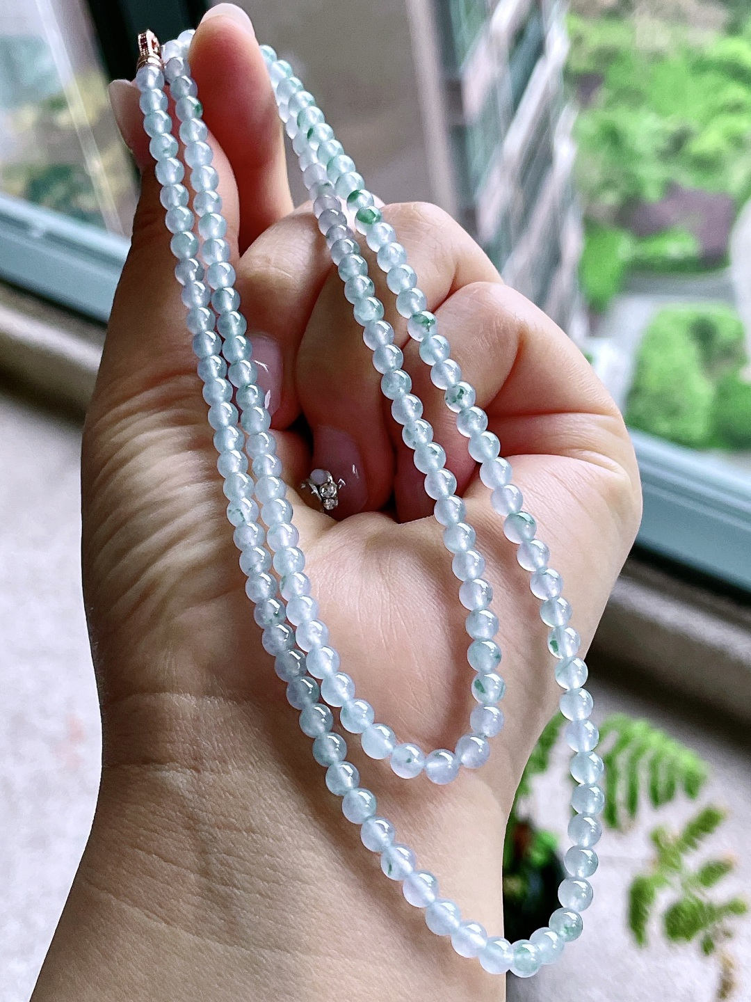 珠子，冰飘花珠链圆珠珠子珠链，缅料，性比高，尺寸4.5mm，32cm，重量23.4克