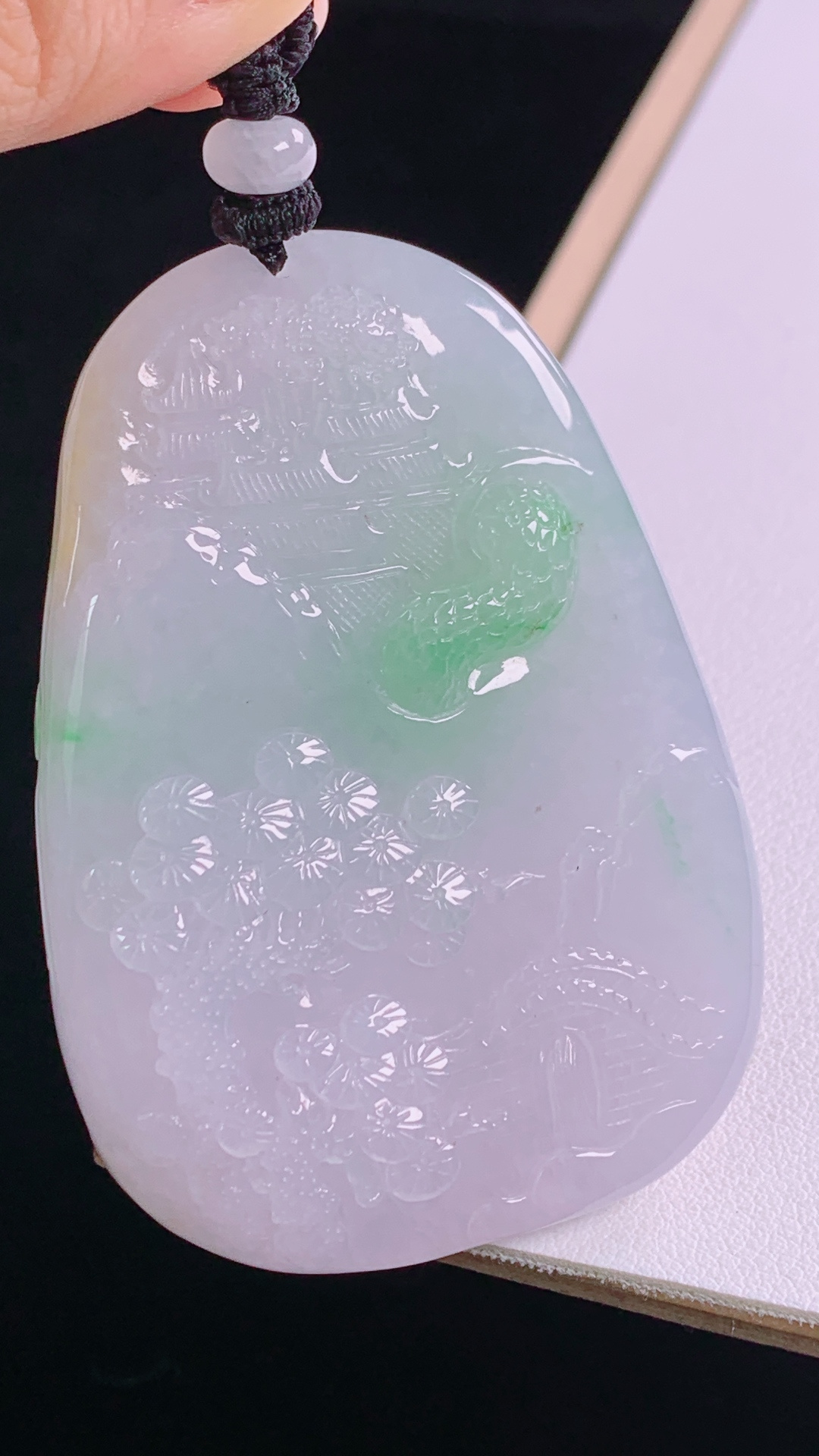 ️三彩山水龙牌，色彩丰富，雕工精湛，霸气，无裂，尺寸71.6/64.3/12.2mm，22