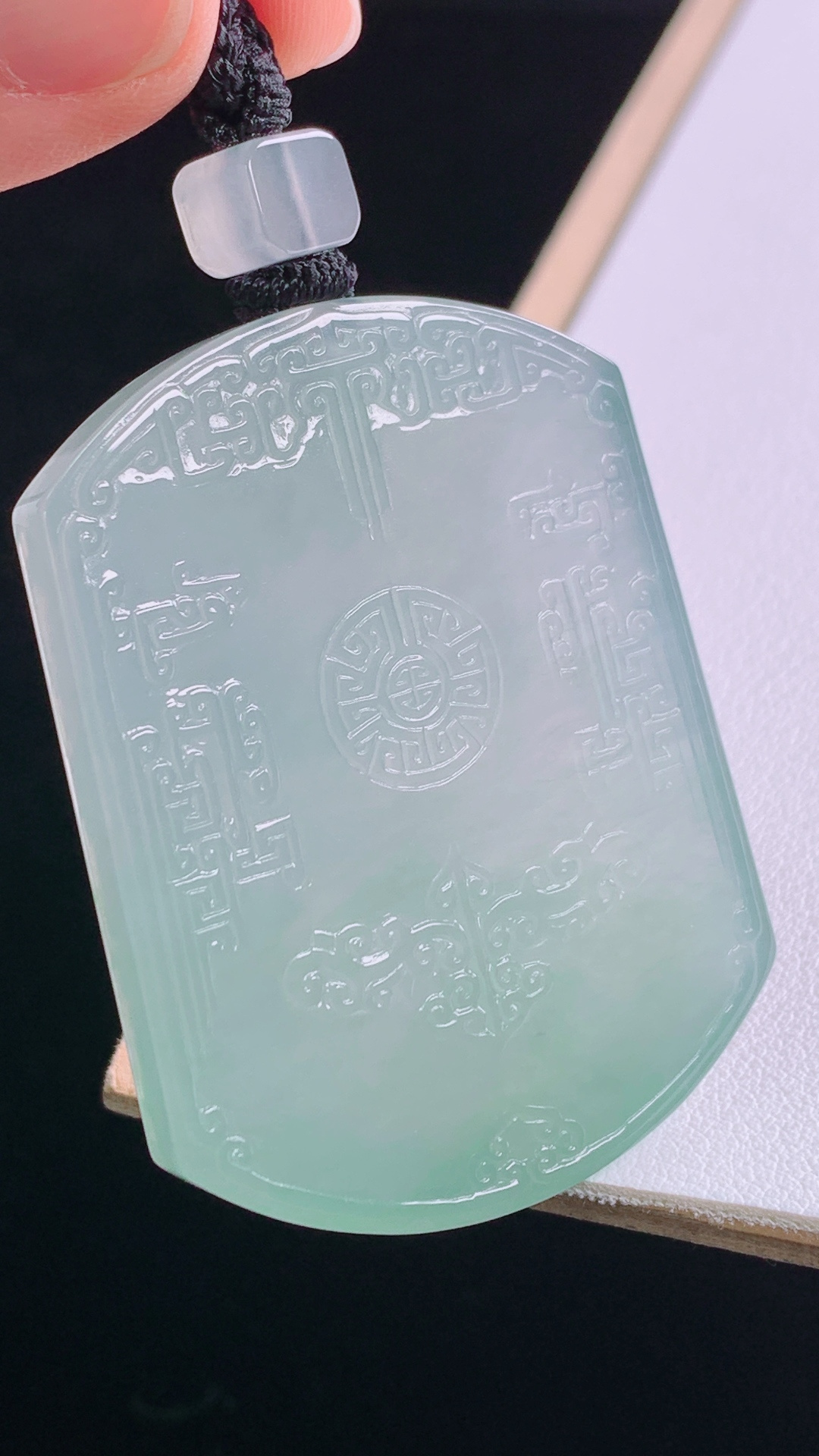 ️冰种仿古牌，冰透起光，底子细腻，无裂，尺寸60.0/50.3/5.8mm，22