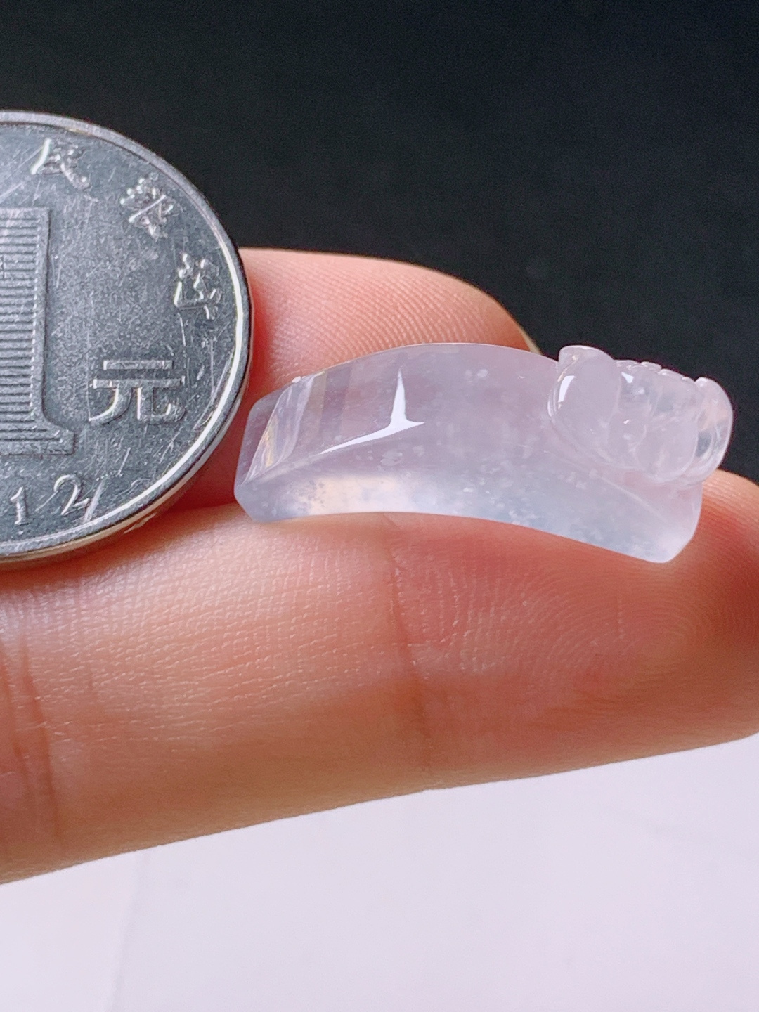 冰种马鞍形手牌，无裂通透水润，裸石23.5/6.2/8.8