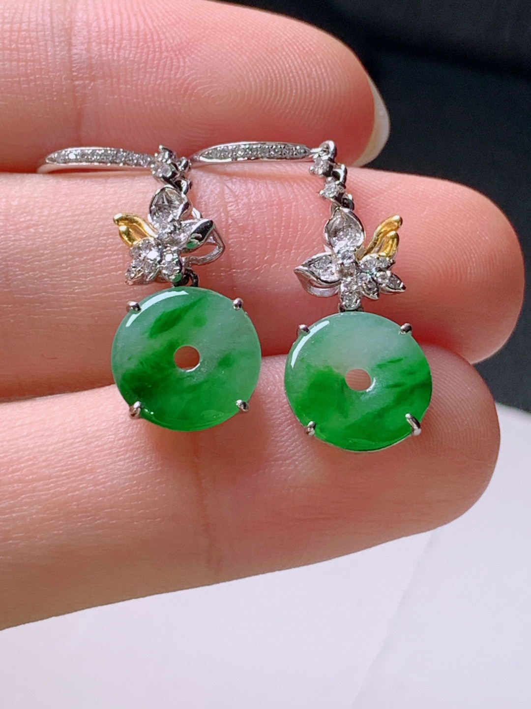 ️ 冰种绿甜甜圈耳坠，无裂色好，飘绿灵动，裸石9.6/1.7