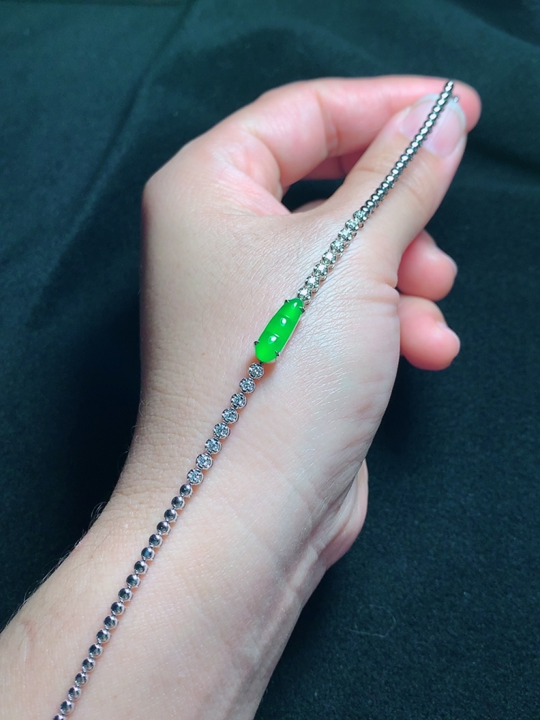 ️18k金镶嵌冰种阳绿福豆手链，种老水头好，又冰又润，饱满：13.9/4.4/5mm裸石：13.9