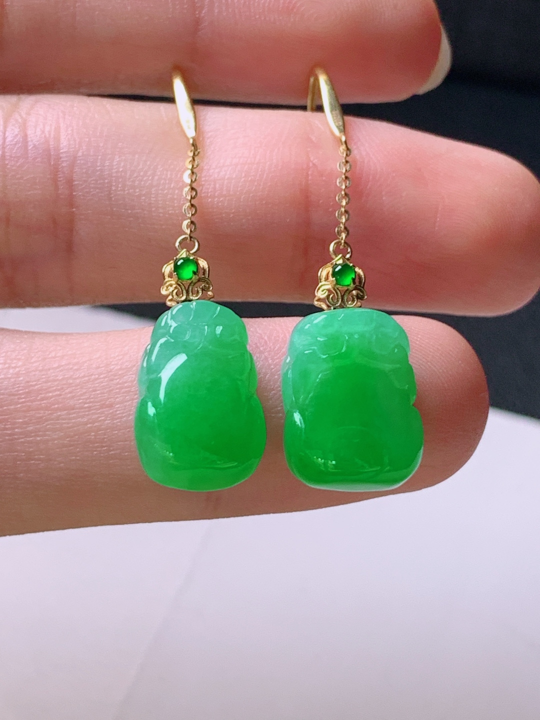 ️ 冰阳绿貔貅耳坠，无裂色阳饱满，裸石12.6-9.8-7.4