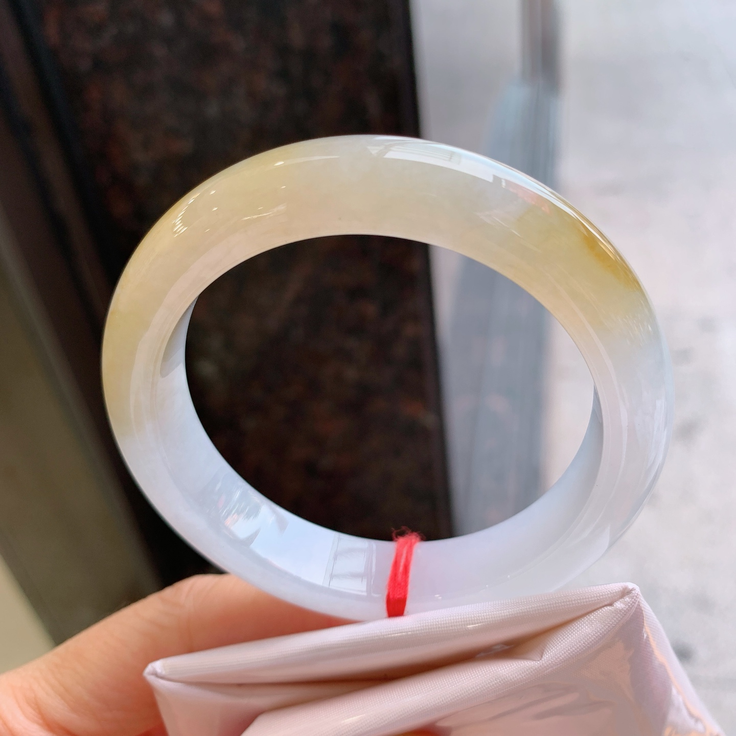 正圈冰种黄翡，无裂，尺寸：56.5/12.7/9.2，细腻