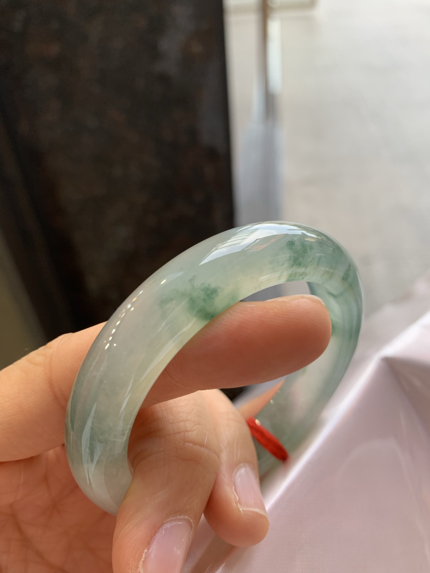 正圈冰种飘花，有纹，尺寸：52.8/12.5/9