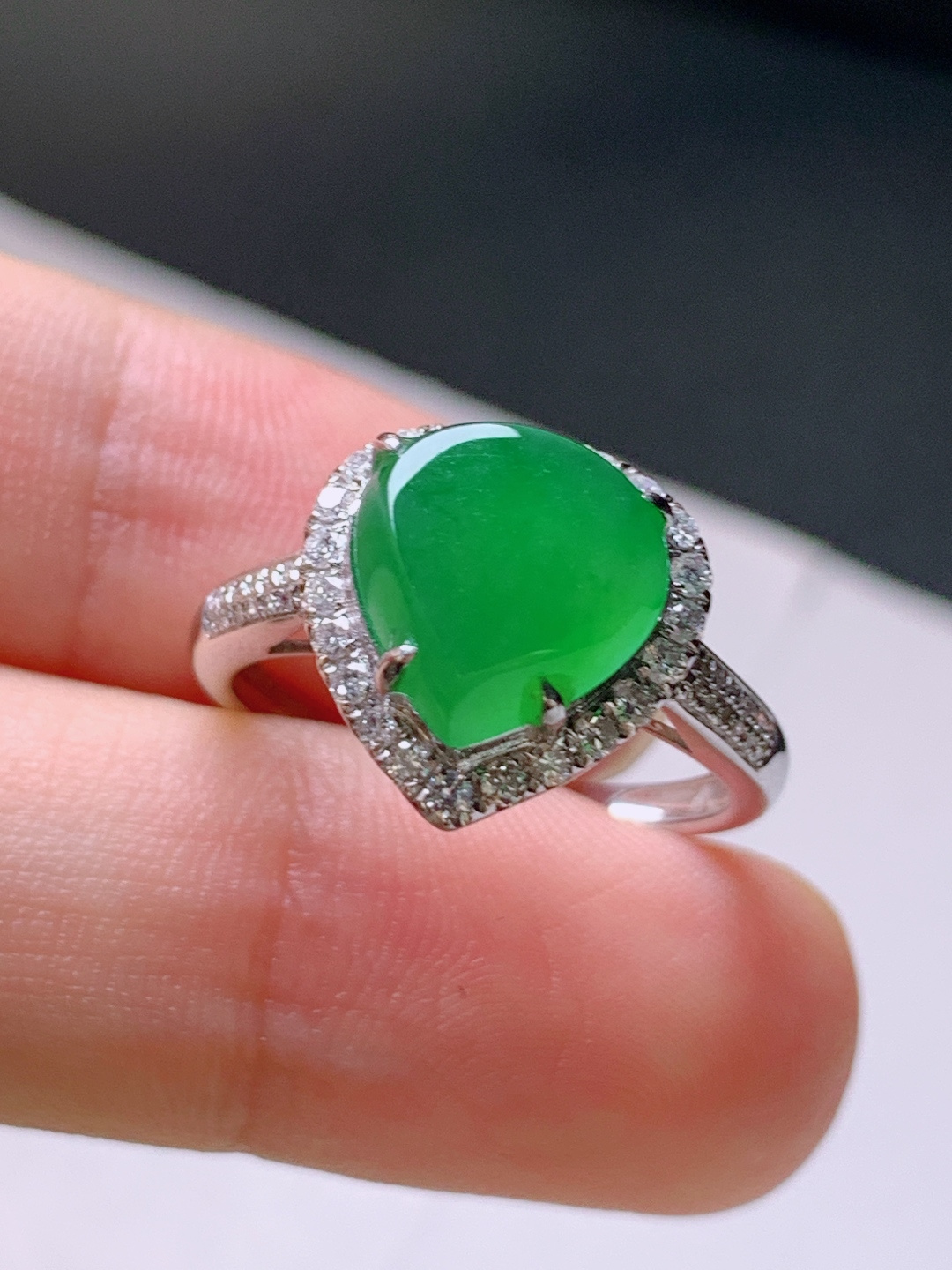 ️ 冰阳绿水滴戒指，无裂色阳，裸石10.1/9.8/3.6，圈口14