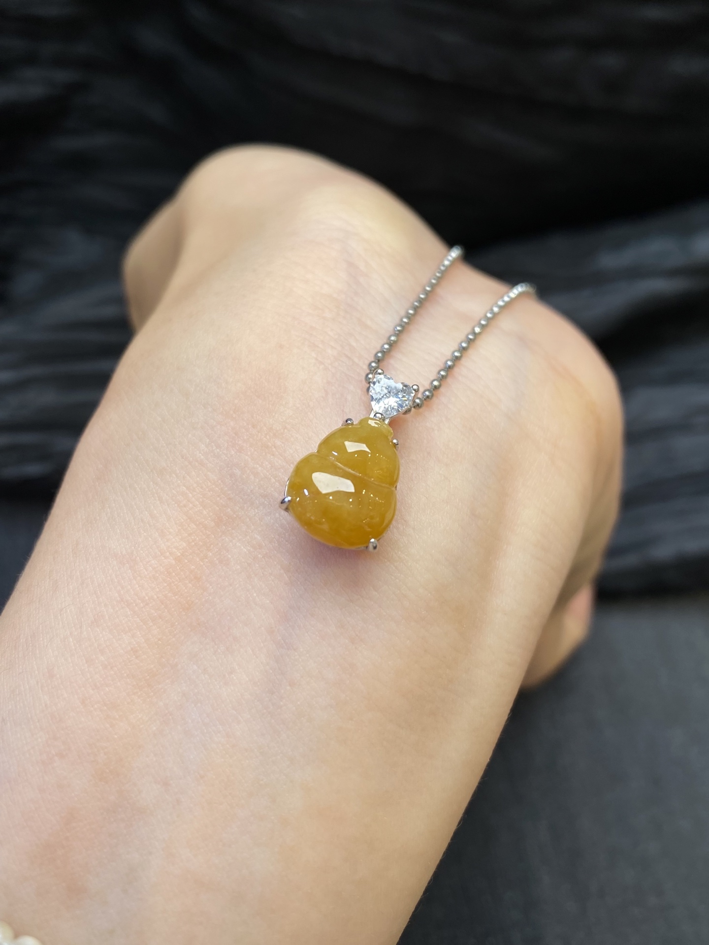 冰黄翡葫芦吊坠·银，整·17.2/10.1/8.9mm，裸·12.1/10.1/3.9mm