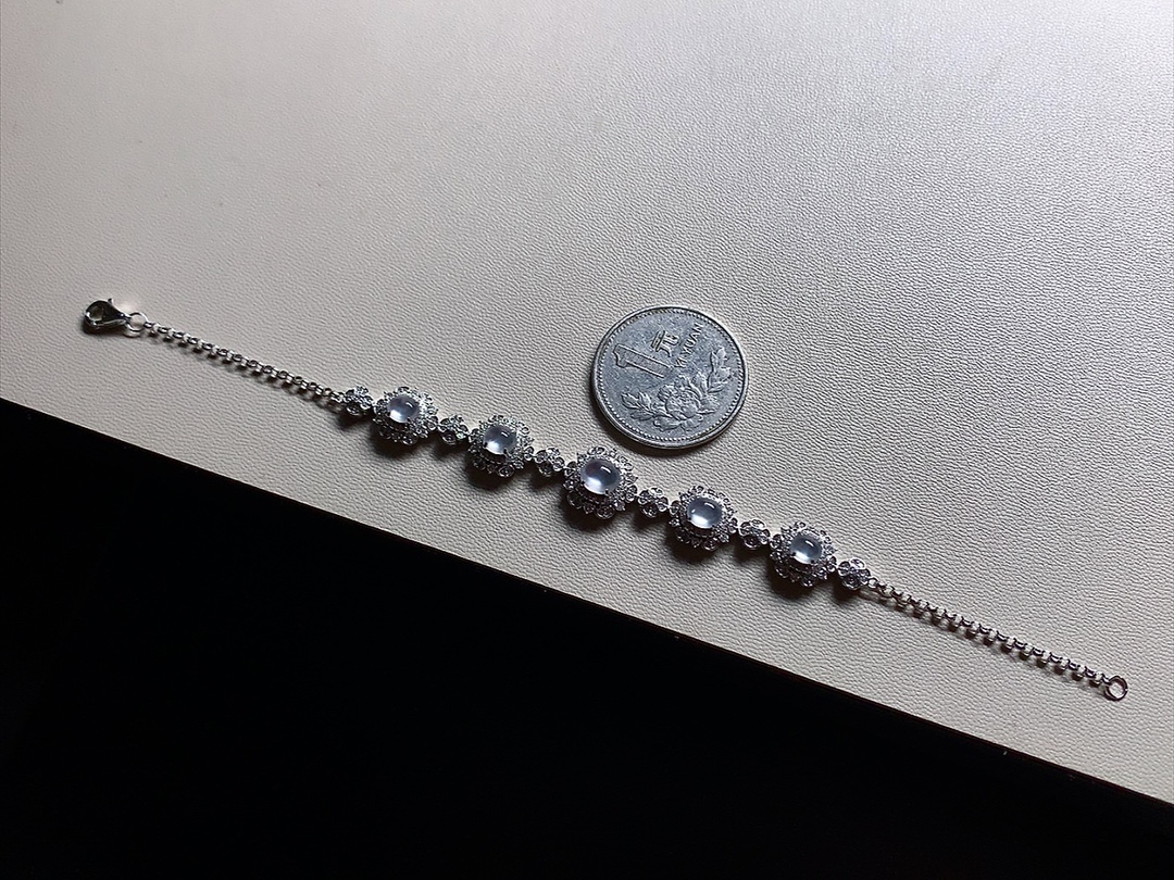 ️ 玻璃种蛋面手链 镶嵌18k金，品质，，尺寸11.5*11.5*7、6*5.6、全长160cm