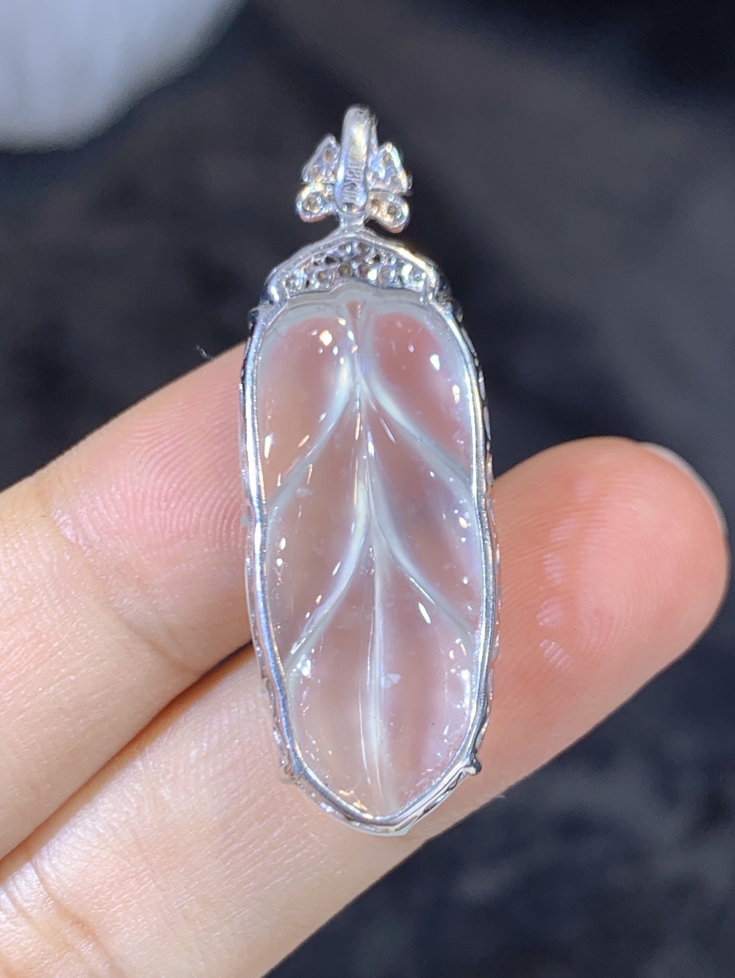 玻璃种叶子38.7/13.8/6.5（平），裸石29.3/13.8/3.2，18k金