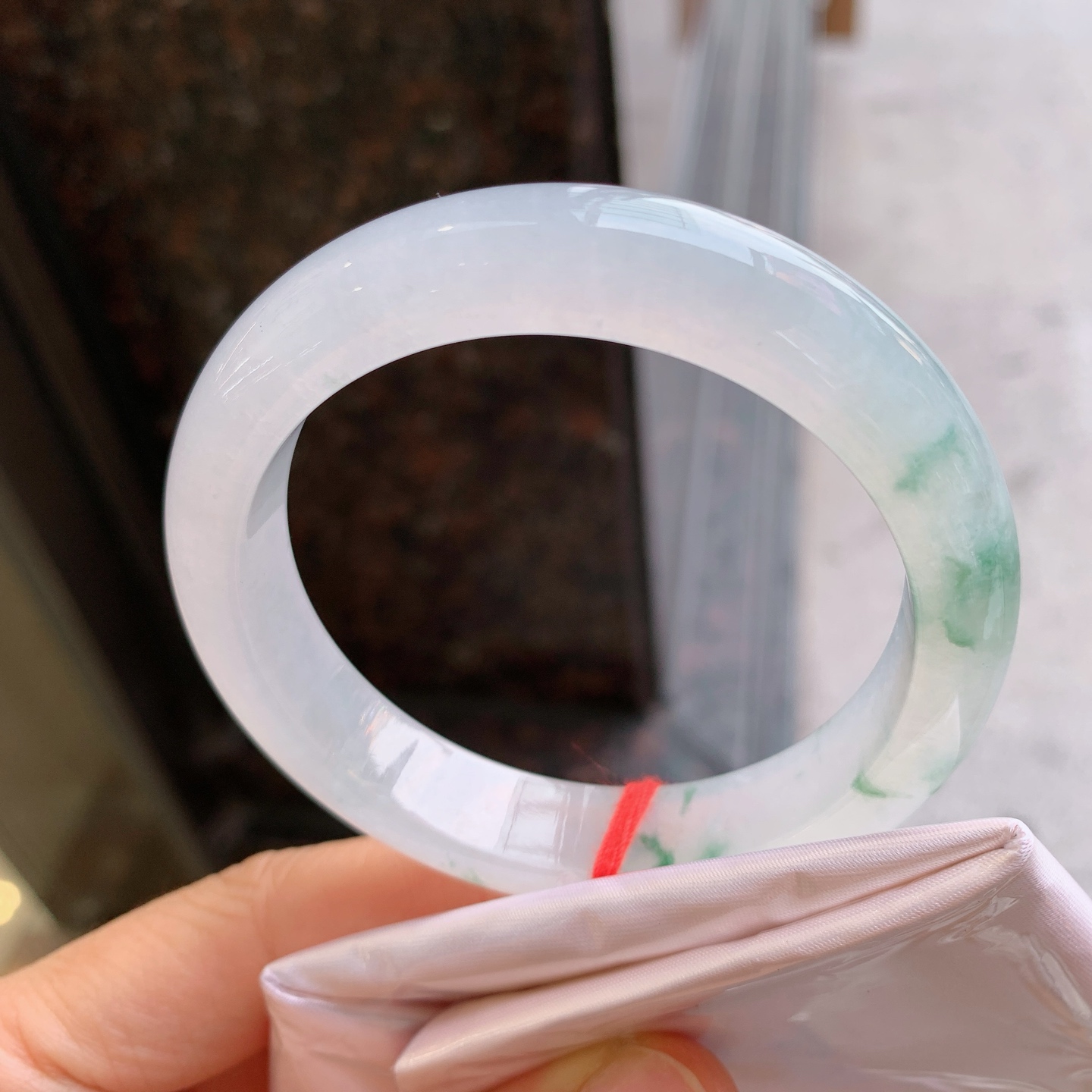 正圈冰种飘花，无裂，尺寸：56.2/12.5/8.5，清爽