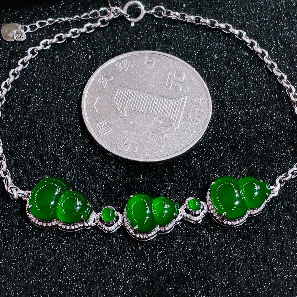 ️冰绿葫芦手链，，18k金镶嵌，种水，重金镶嵌，厚装饱满，福禄双全，简约时尚，高端大气，性比高45.2/9.2/5.5，裸石10.5/8.0、9.0/7.0、10.9/8.2