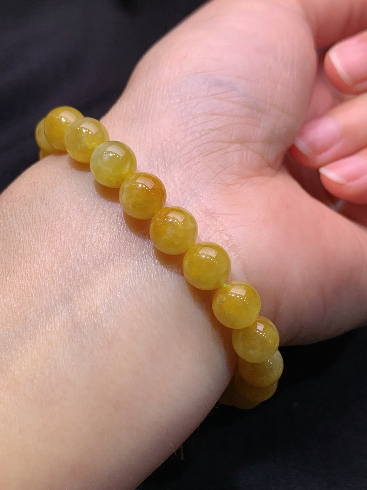 黄翡圆珠手串，冰润鲜艳，玉质细腻，种水足，Be 尺寸7.9