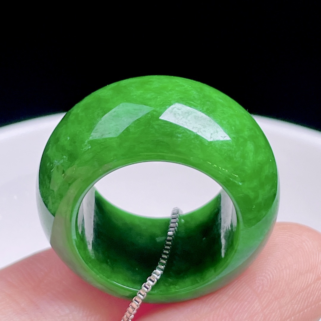 ️ 辣绿扳指 色辣无比，种老水润，尺寸：25.6/13.3/5，圈口：11.5#