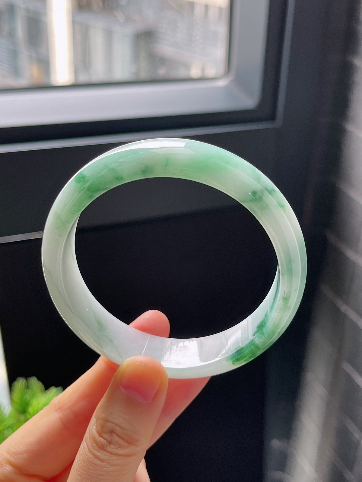 正圈58.3圈口，翡翠糯化种飘绿手镯