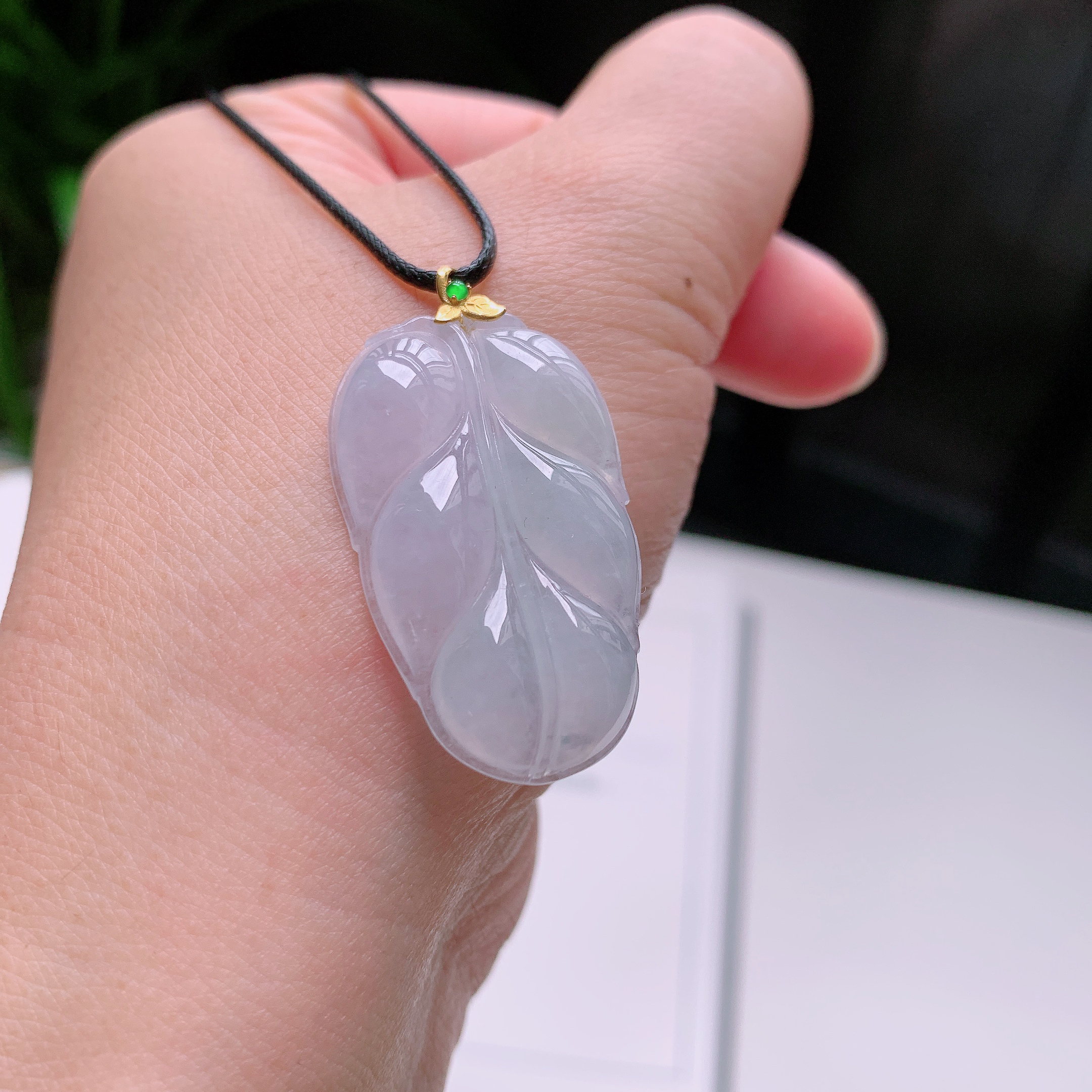 18K镶嵌天然翡翠缅甸A货冰润白冰叶子吊坠 6.49克