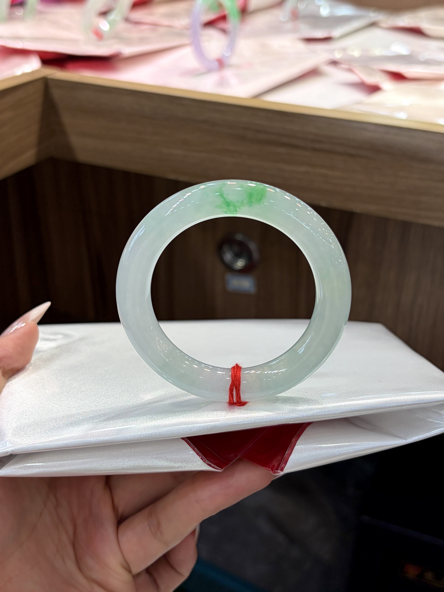 小圈口冰种白底青飘绿圆条成品，HYC-211，51.5-10.2-10.7