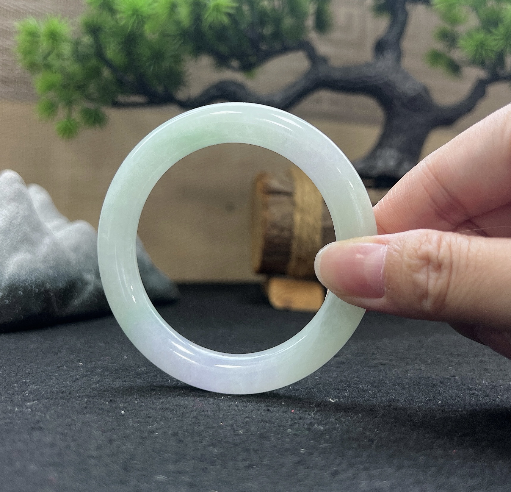 53圈口圆条春彩手镯