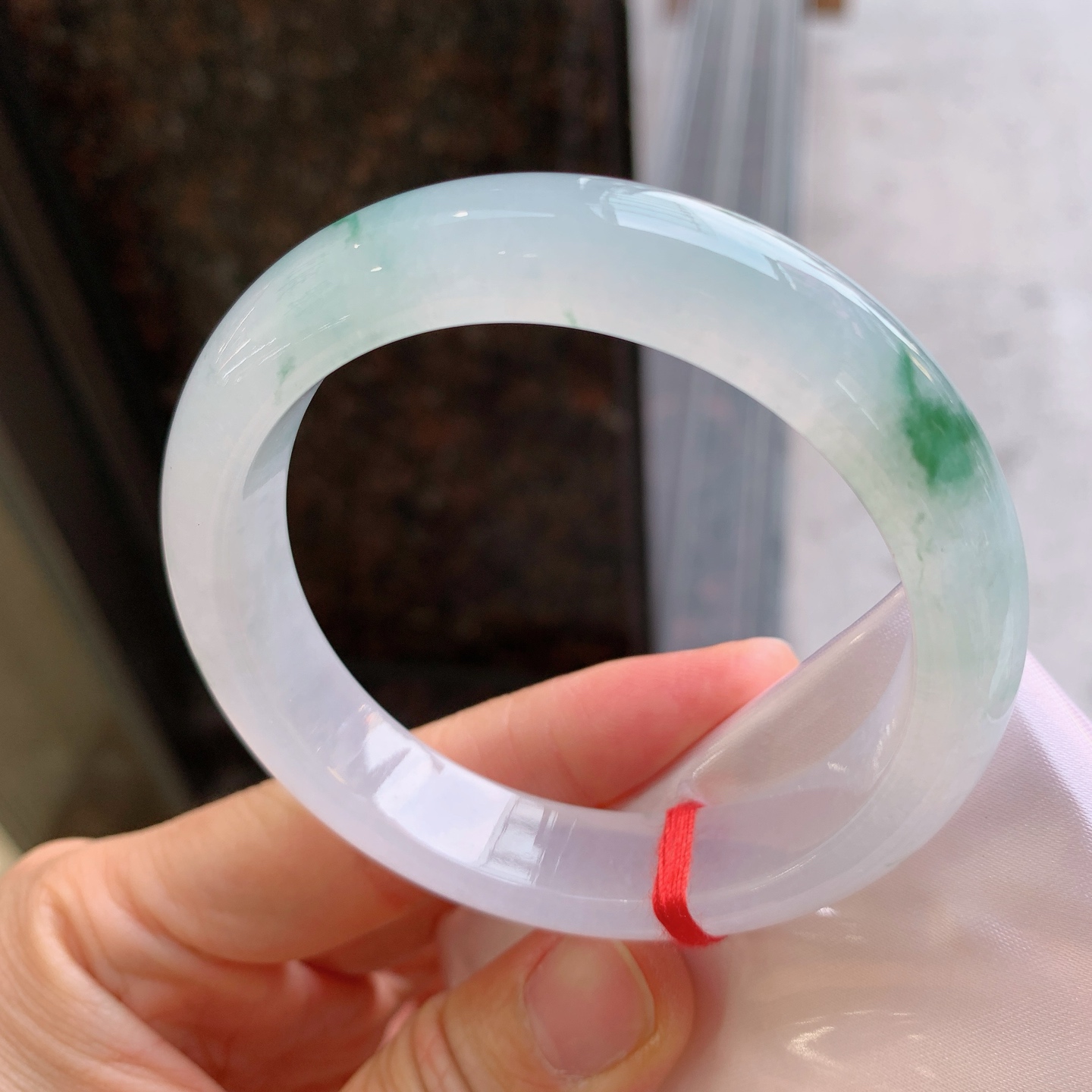 正圈冰种飘花，无裂，尺寸：56.2/12.5/8.5，清爽