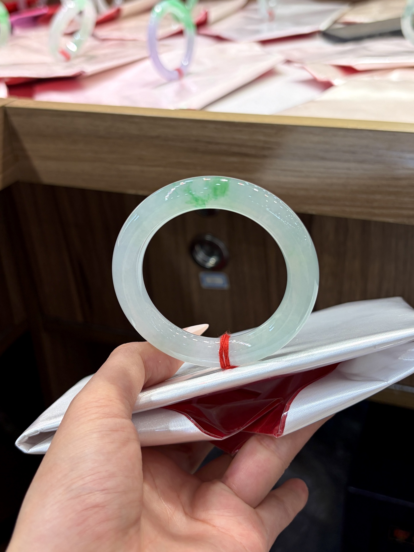 小圈口冰种白底青飘绿圆条成品，HYC-211，51.5-10.2-10.7