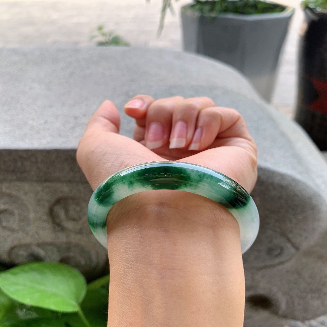 圈口 55.2-9.7-8.2【飘辣绿正圈手镯】正圈55 56可戴