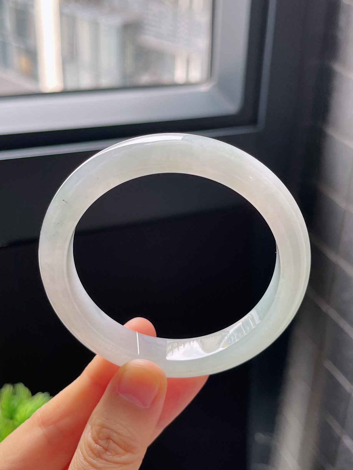 正圈55.2圈口，翡翠冰糯种淡绿色手镯