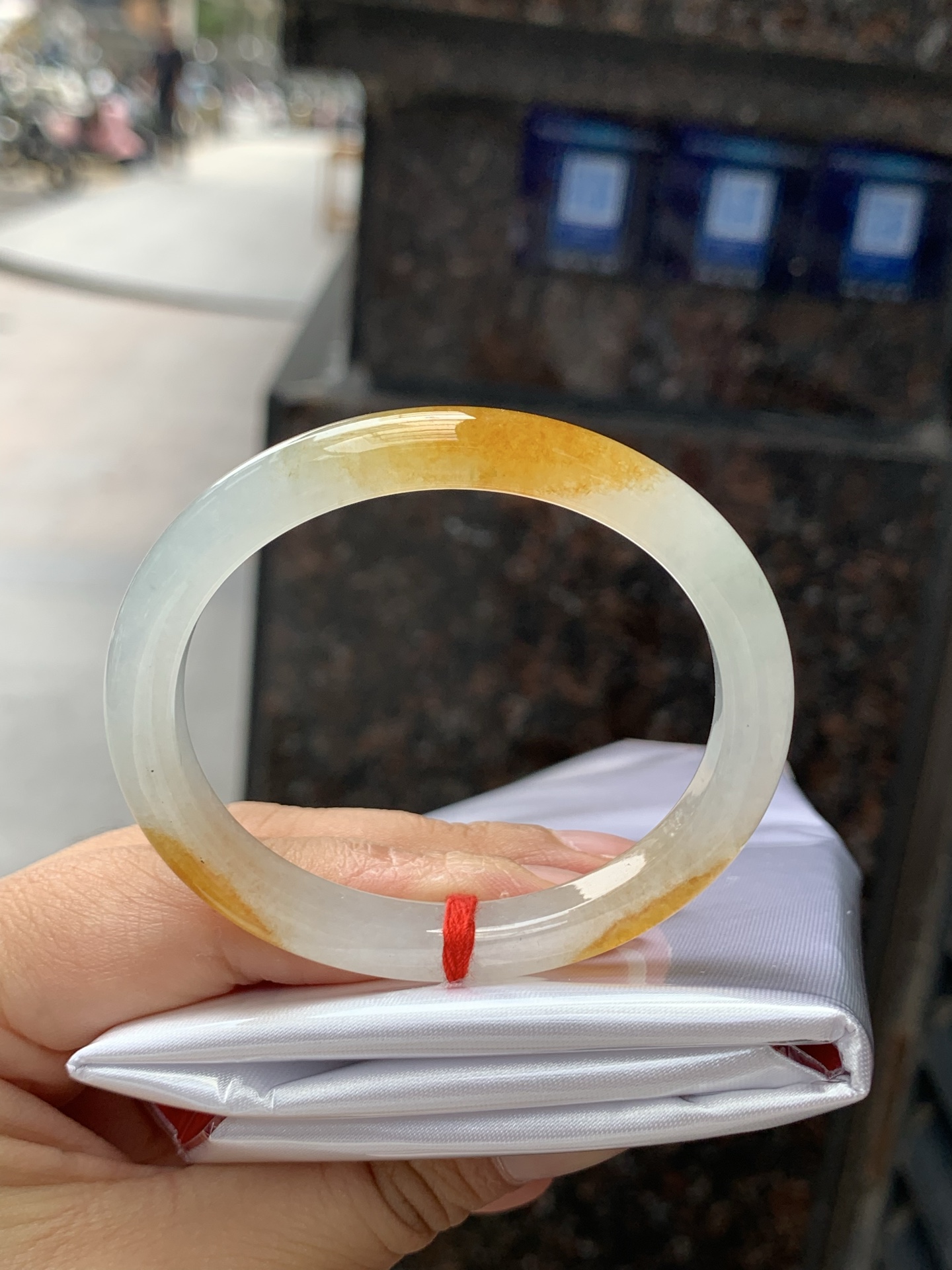 冰黄翡贵妃，51.3-44.2-7.8-6.6，0426-66-01939，底妆冰透有光感，果冻底，