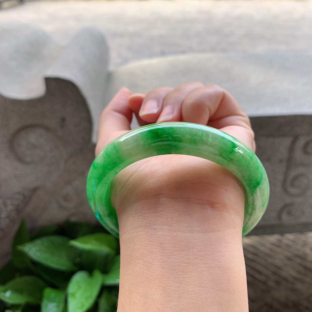 大圈口 58.2-12.3-9.1【辣阳绿正圈手镯】正圈58 59可戴