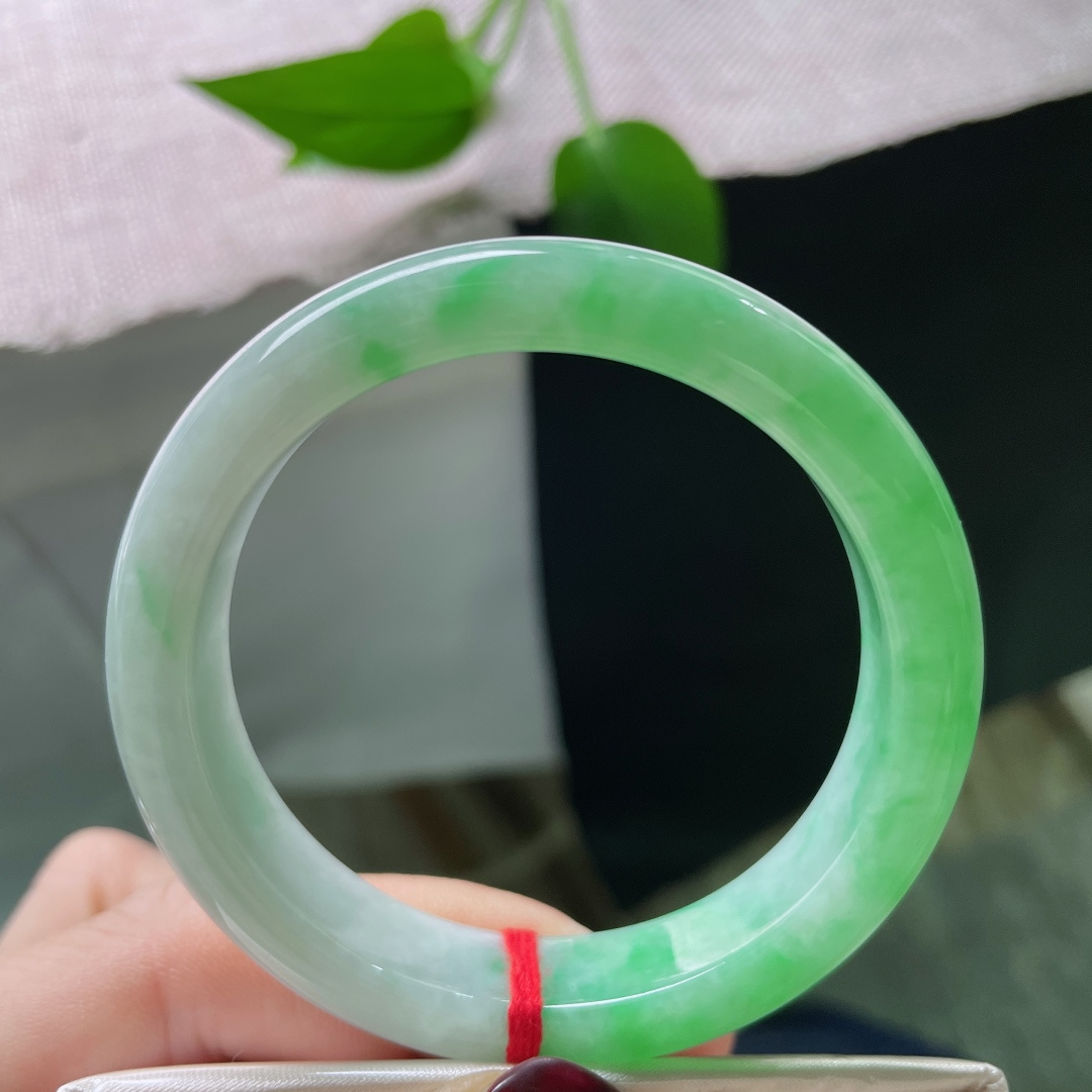 51.4/11.3/7.9，飘绿正圈，水润，腕间苔痕绿，静听时光滴答。无裂，ss51277a