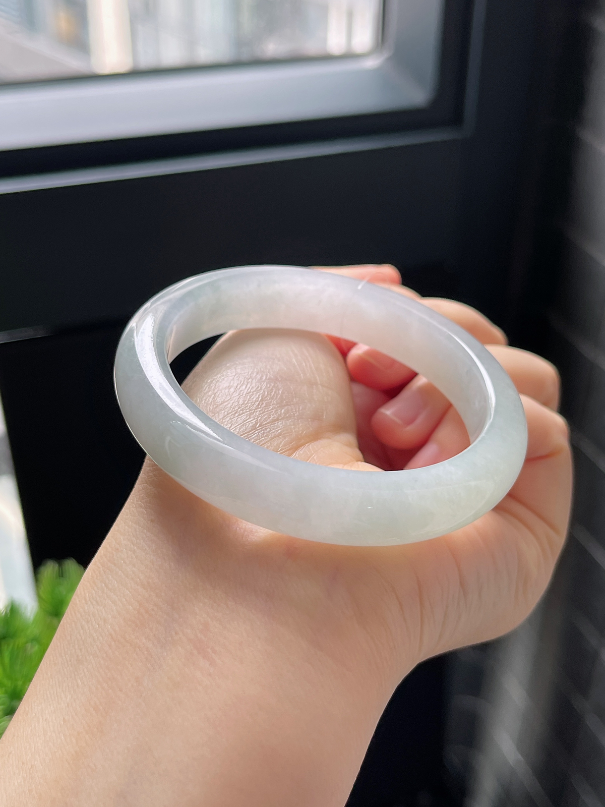 正圈55.2圈口，翡翠冰糯种淡绿色手镯