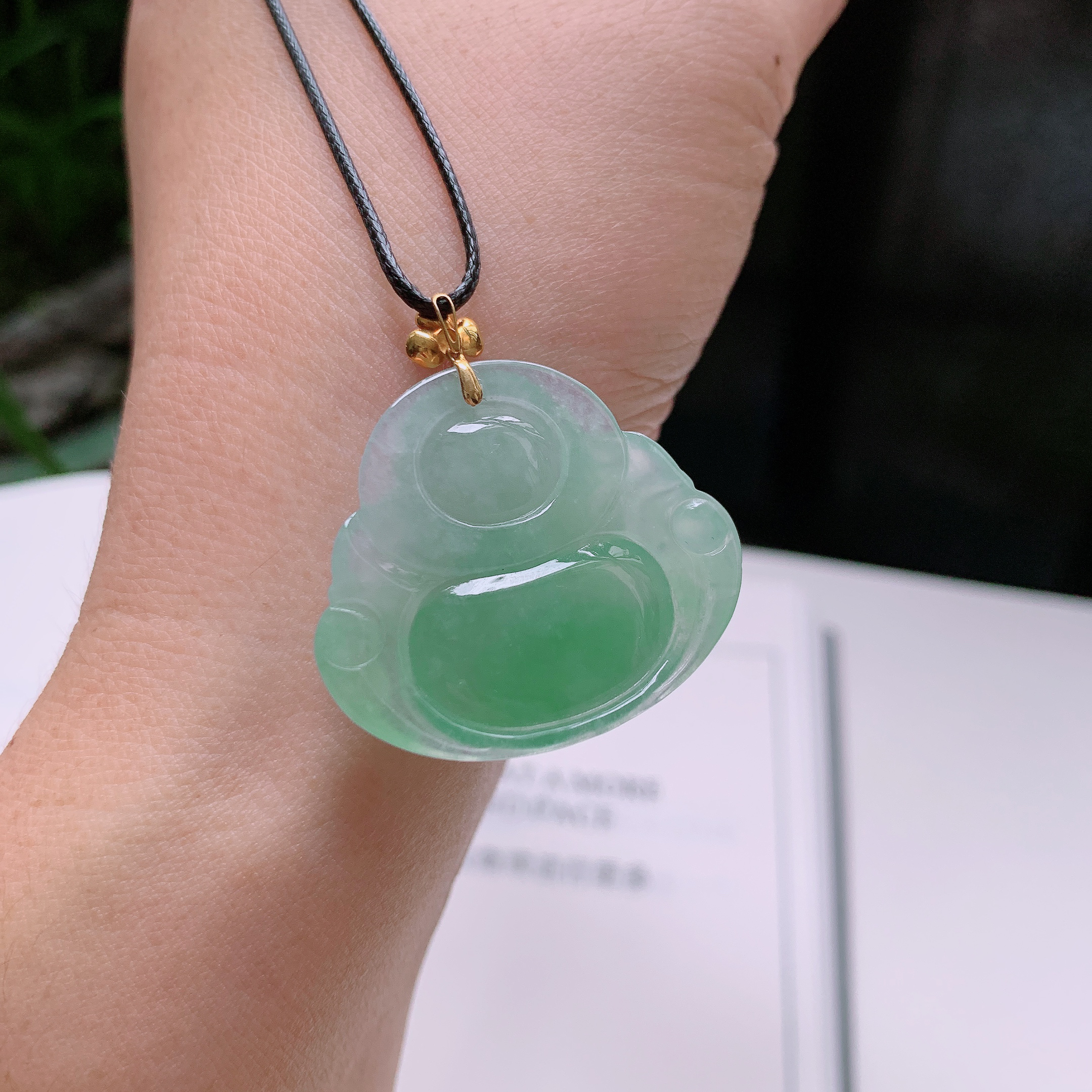 18K镶嵌天然翡翠缅甸A货冰润飘绿大肚佛公吊坠 9.71克