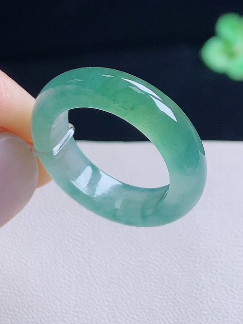 指环，无裂，尺寸16.1/5.2/35，编号20a7  25