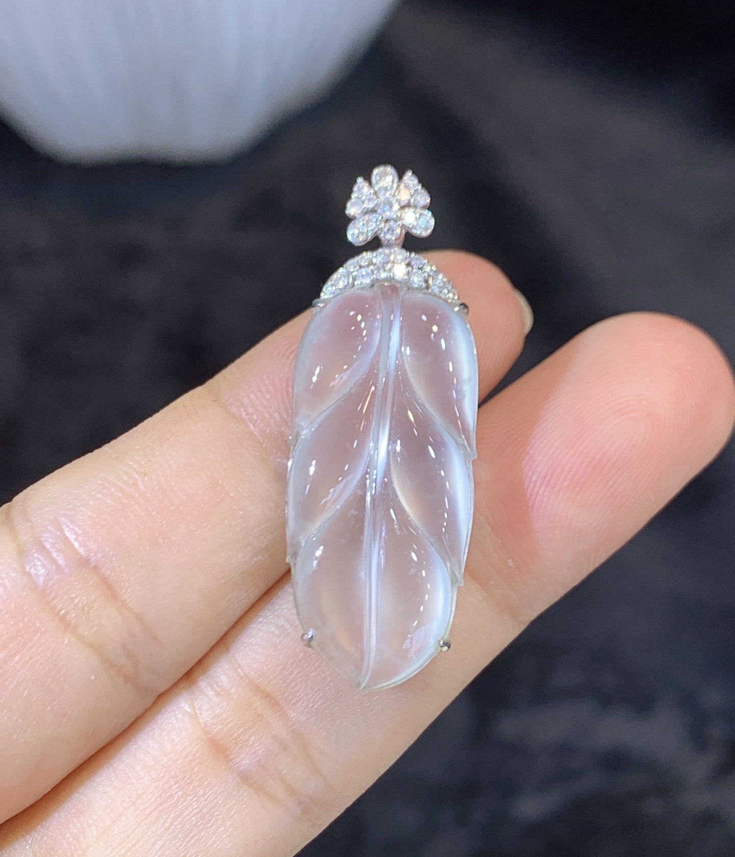 玻璃种叶子38.7/13.8/6.5（平），裸石29.3/13.8/3.2，18k金