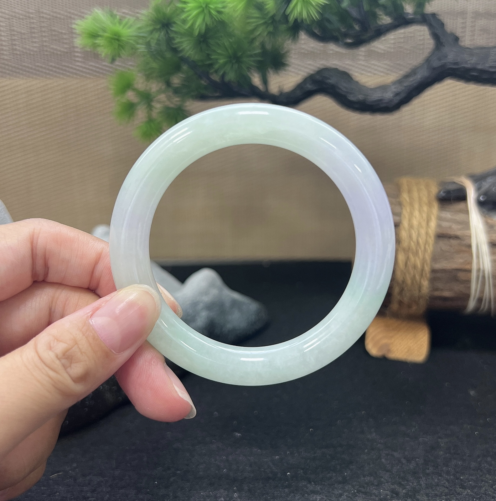 53圈口圆条春彩手镯