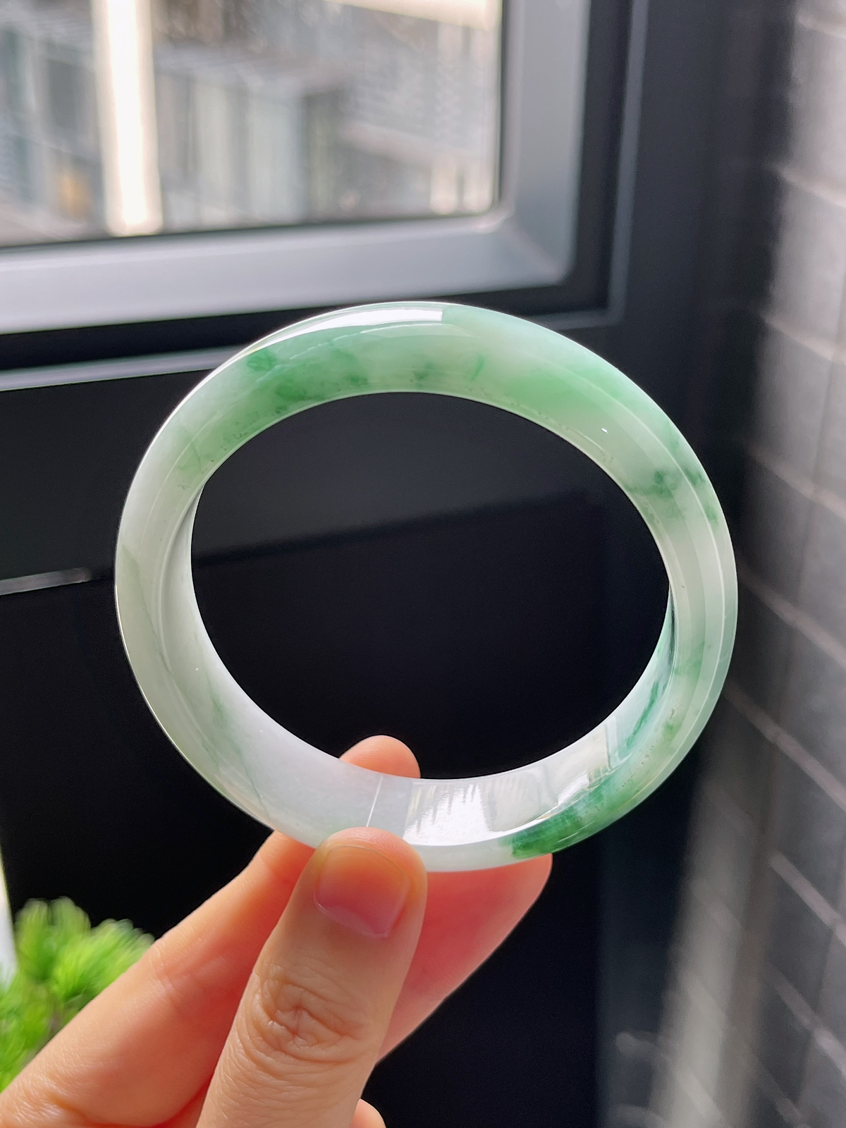 正圈58.3圈口，翡翠糯化种飘绿手镯