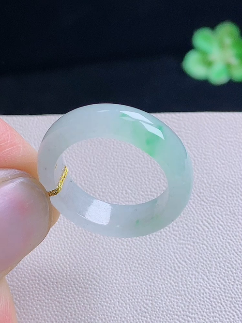 指环，无裂，尺寸16.8/5.4/3.0，编号20fg 25