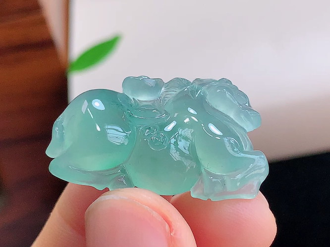 ️ 唐马，马上有钱，无裂，尺寸30.8/19.1/5.7mm，包A附证书