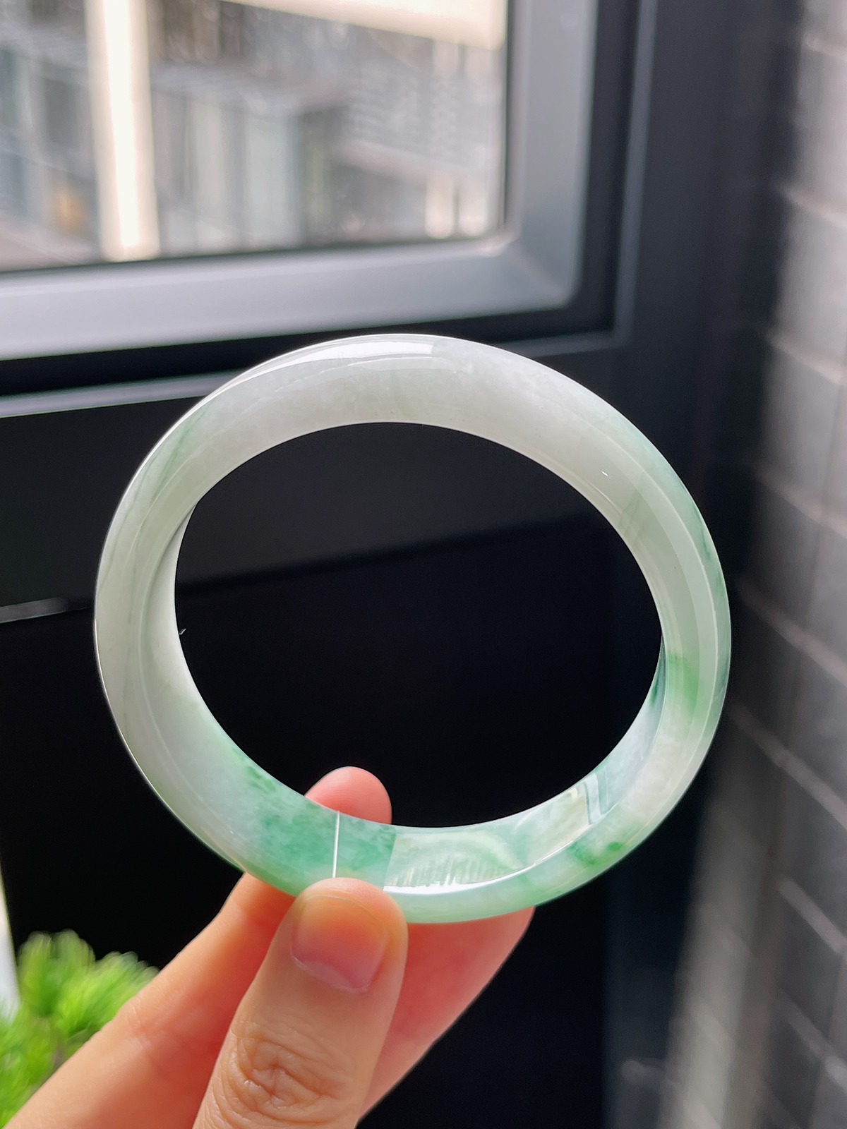 正圈58.3圈口，翡翠糯化种飘绿手镯