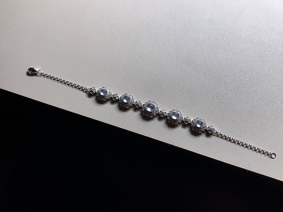 ️ 玻璃种蛋面手链 镶嵌18k金，品质，，尺寸11.5*11.5*7、6*5.6、全长160cm