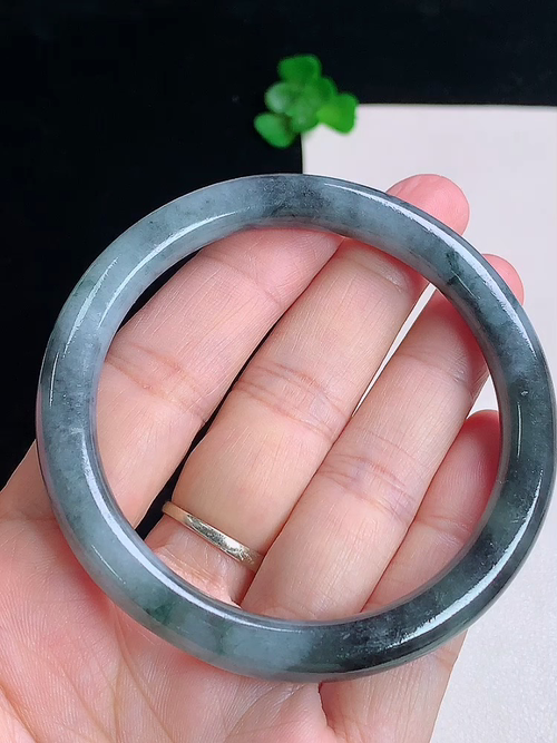 乌鸡种圆条手镯，无裂，尺寸28.8/4.1/4，№:y25005  22B